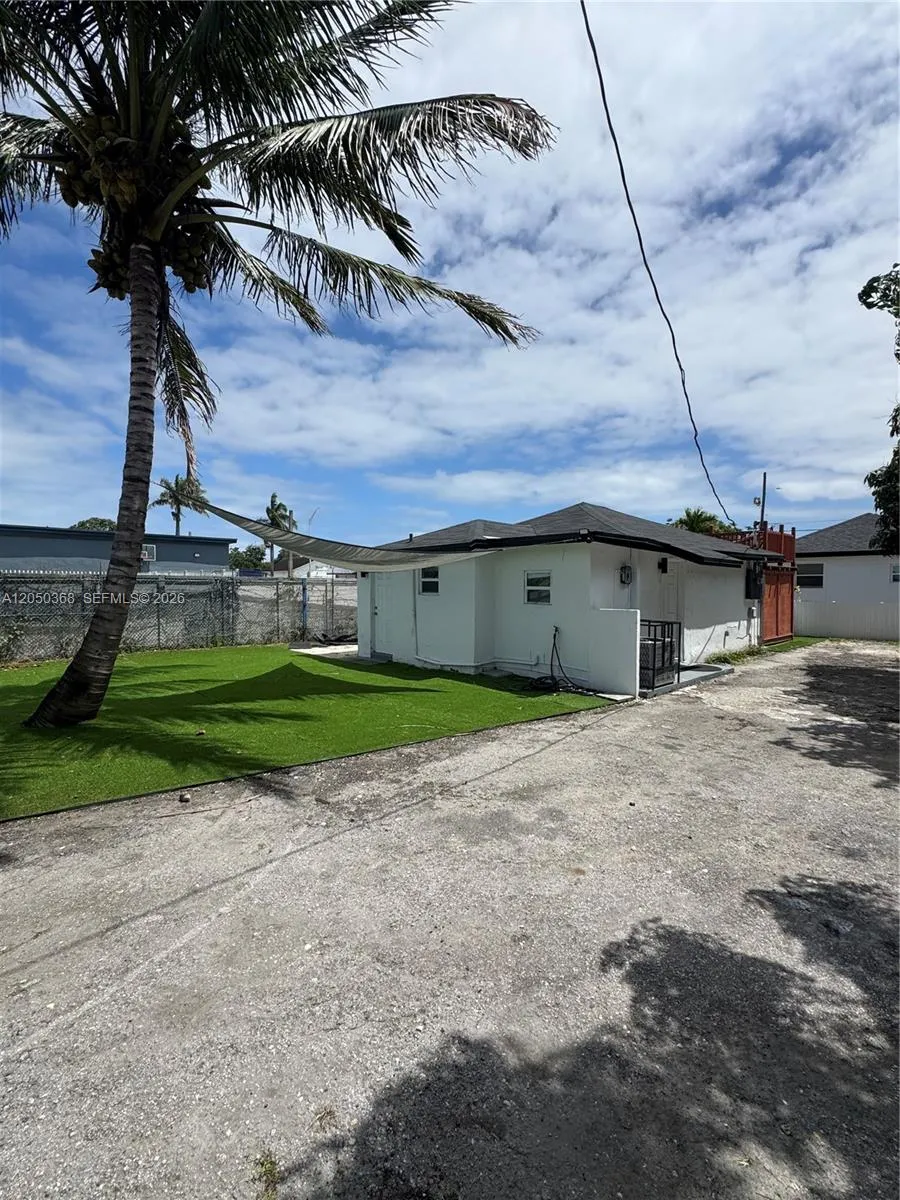 2211 NW 82nd St #2 Miami, FL 33147