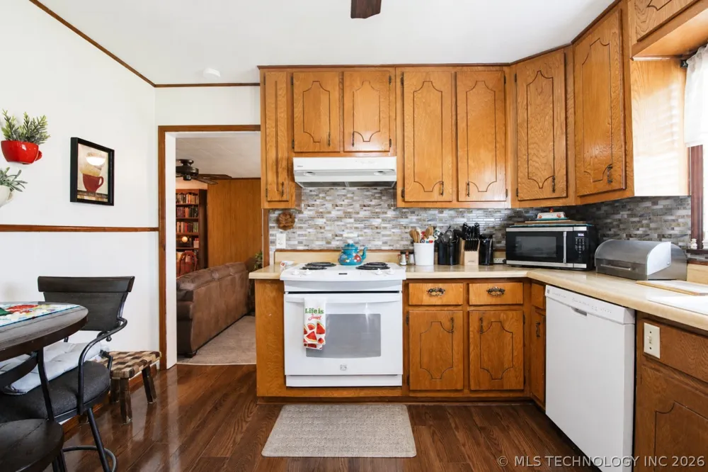 512 E 16th Street Okmulgee, OK 74447