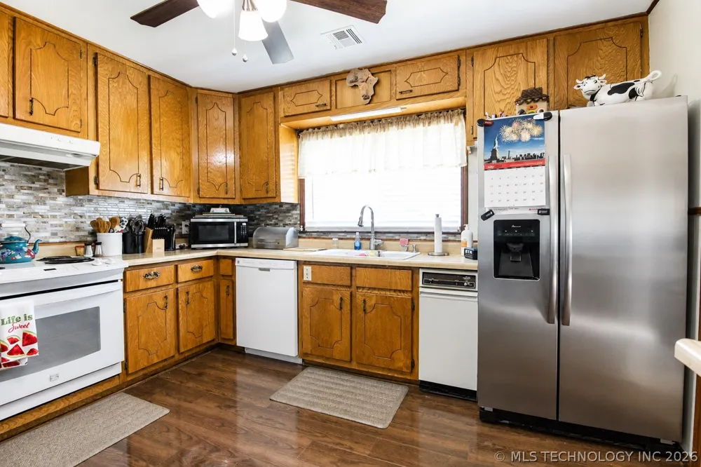 512 E 16th Street Okmulgee, OK 74447