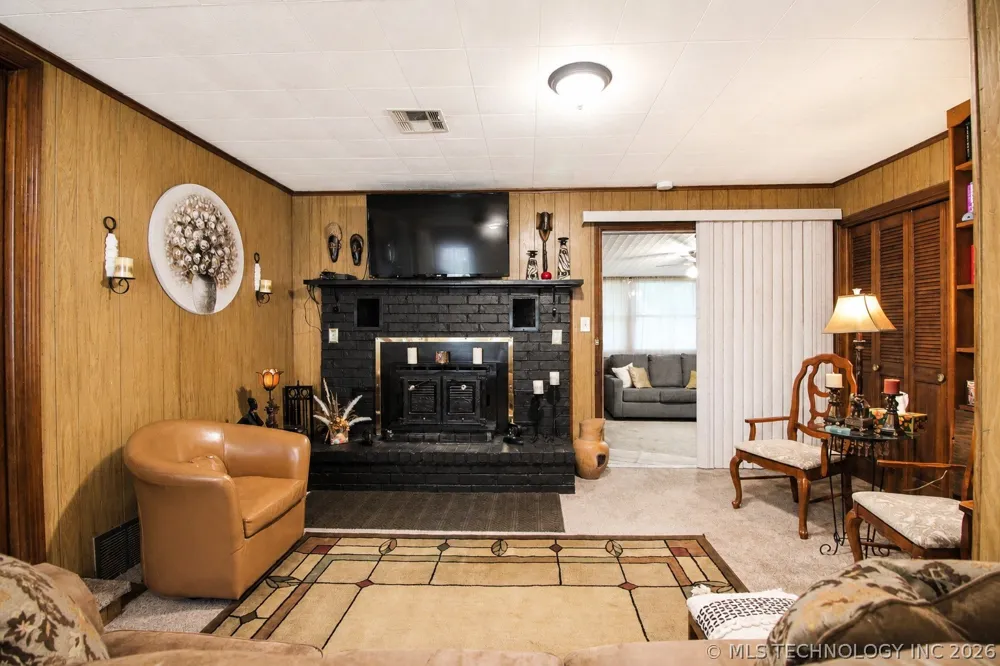 512 E 16th Street Okmulgee, OK 74447