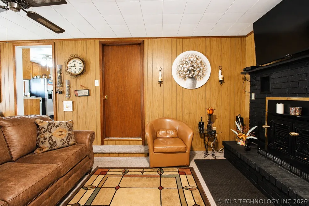512 E 16th Street Okmulgee, OK 74447
