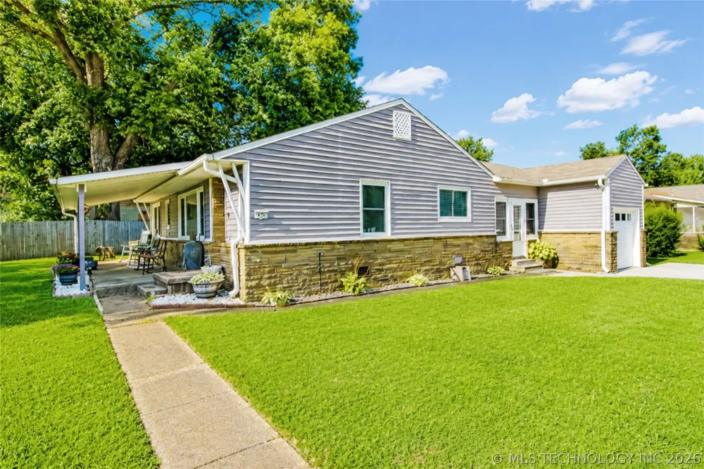 512 E 16th Street Okmulgee, OK 74447