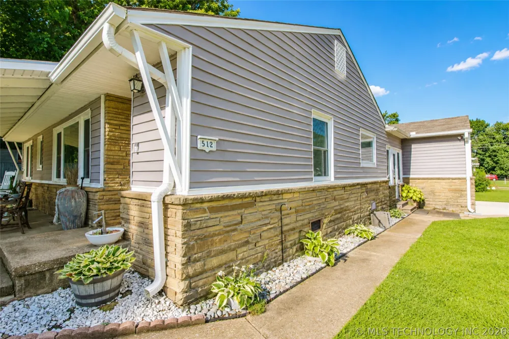 512 E 16th Street Okmulgee, OK 74447