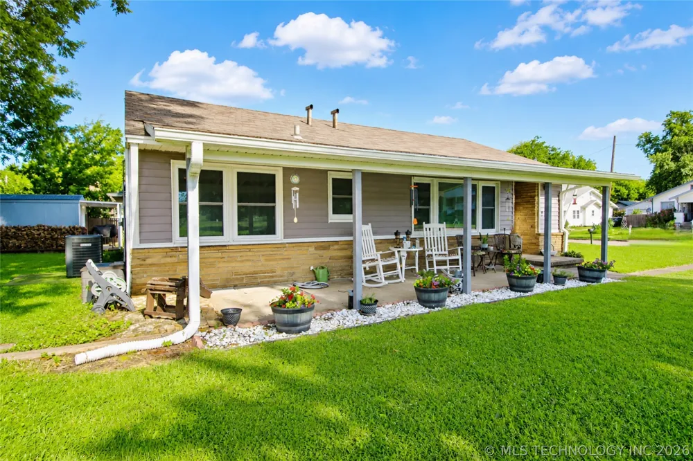 512 E 16th Street Okmulgee, OK 74447