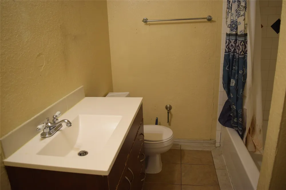 1806 Family Circle Grand Prairie, TX 75051