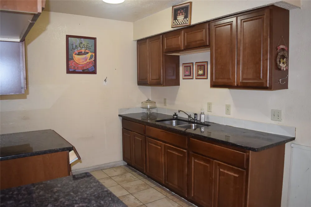1806 Family Circle Grand Prairie, TX 75051