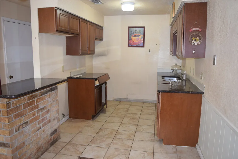 1806 Family Circle Grand Prairie, TX 75051