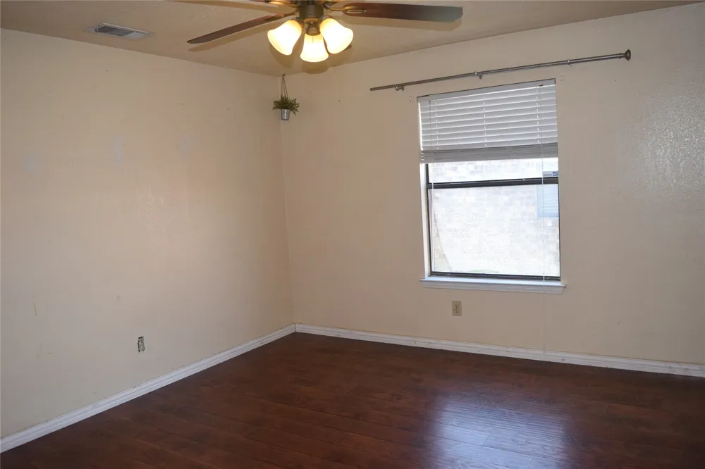 1806 Family Circle Grand Prairie, TX 75051