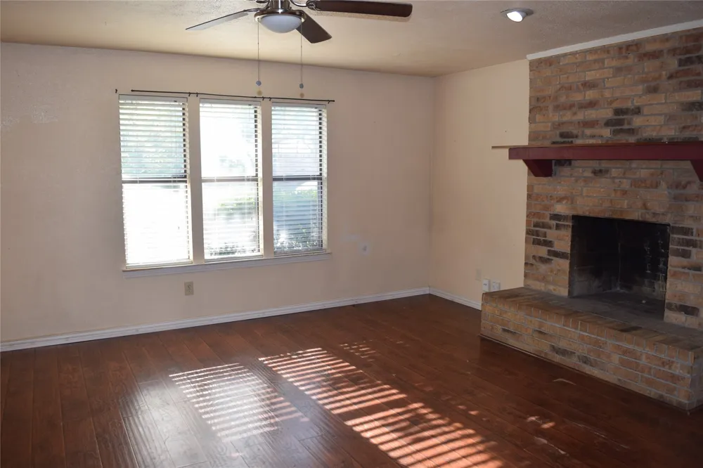 1806 Family Circle Grand Prairie, TX 75051