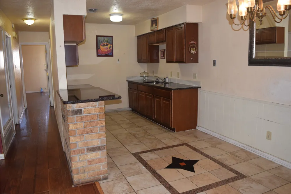 1806 Family Circle Grand Prairie, TX 75051