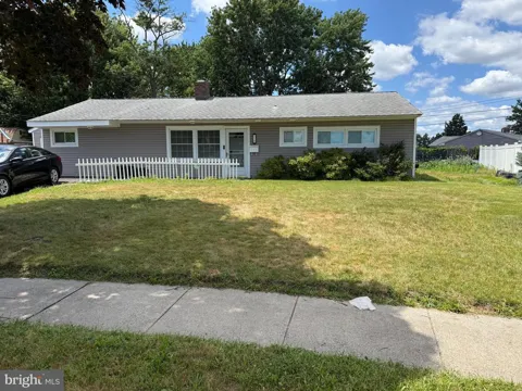 51 SERPENTINE LANE