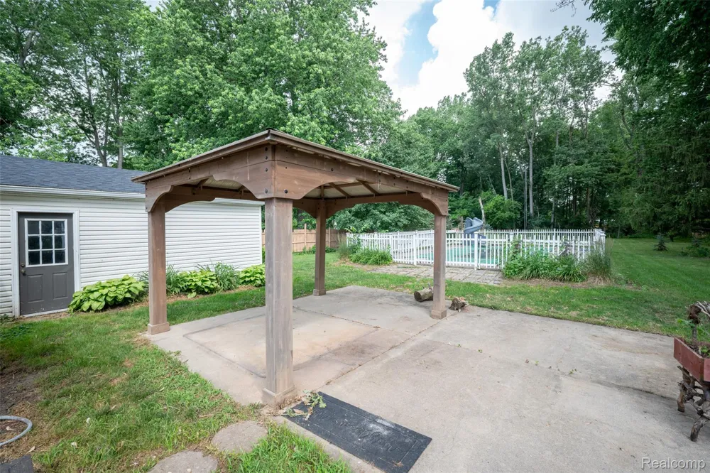 354 W Erie Road Bedford Township, MI 48182
