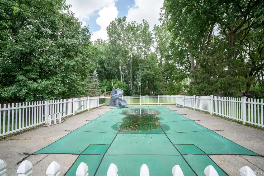 354 W Erie Road Bedford Township, MI 48182