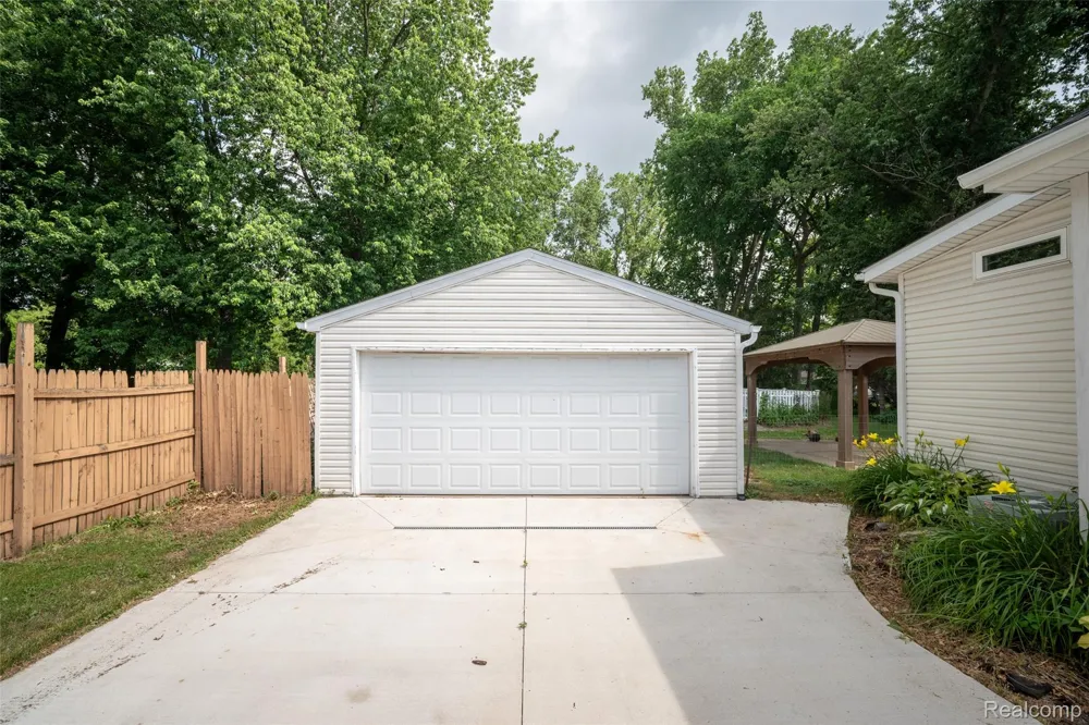 354 W Erie Road Bedford Township, MI 48182