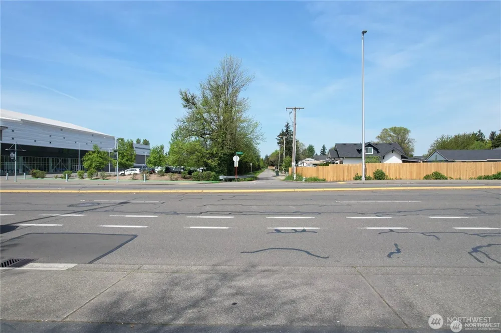 525 W James Street Kent, WA 98032