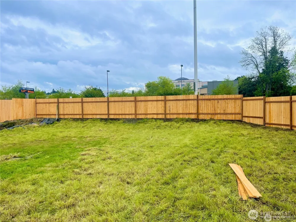 525 W James Street Kent, WA 98032