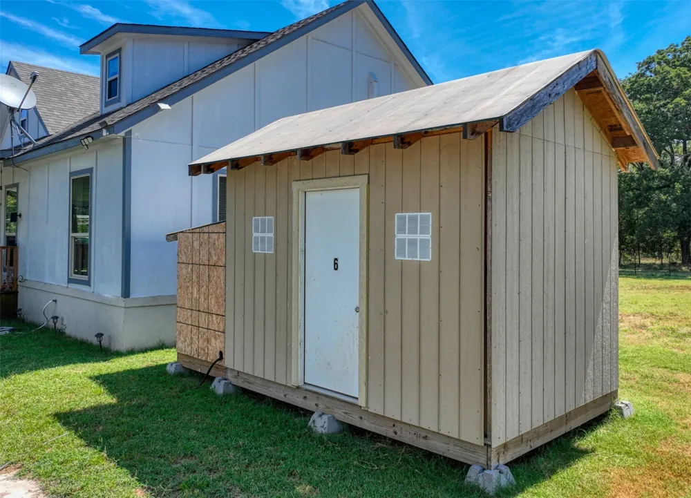 7196 Fm 1129 Chatfield, TX 75105