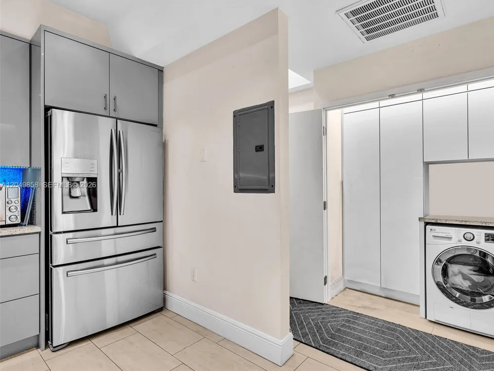 2901 S Bayshore Dr #1G Miami, FL 33133