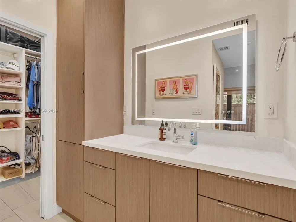 2901 S Bayshore Dr #1G Miami, FL 33133