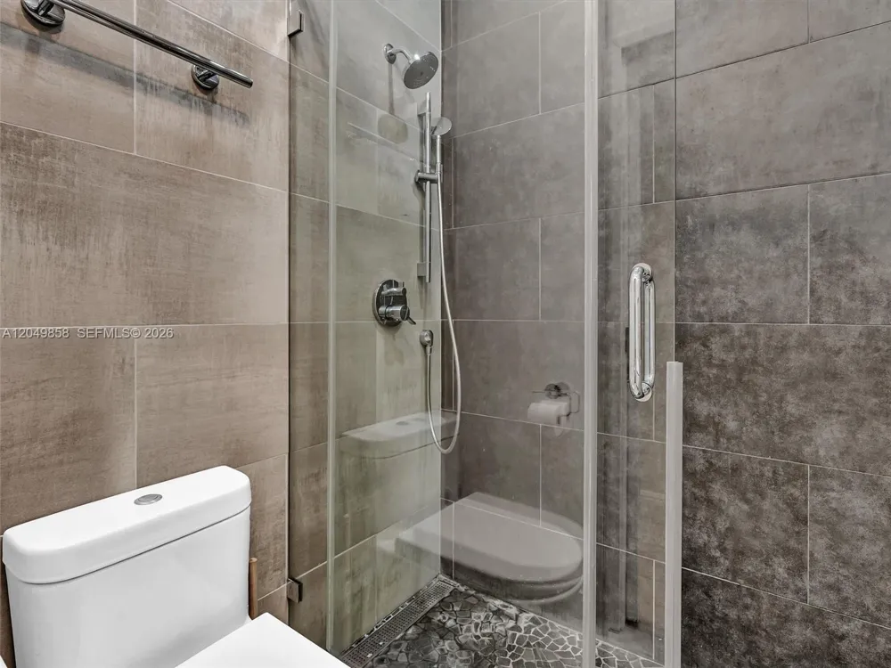 2901 S Bayshore Dr #1G Miami, FL 33133