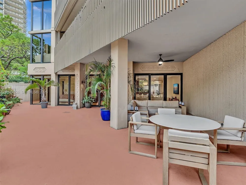 2901 S Bayshore Dr #1G Miami, FL 33133