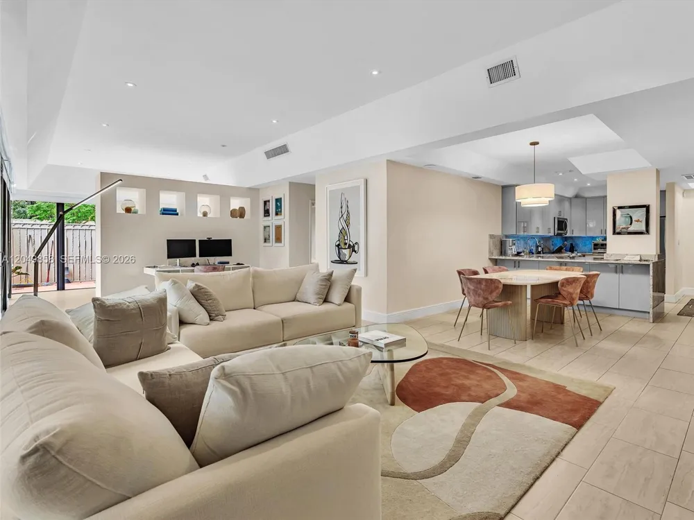 2901 S Bayshore Dr #1G Miami, FL 33133