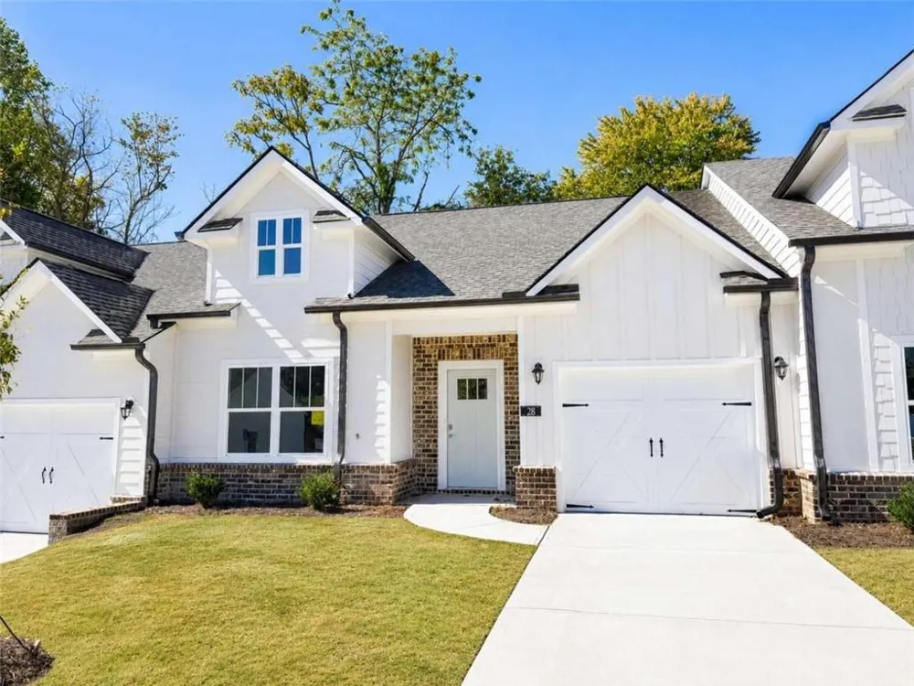 28 Village Court Cleveland, GA 30528