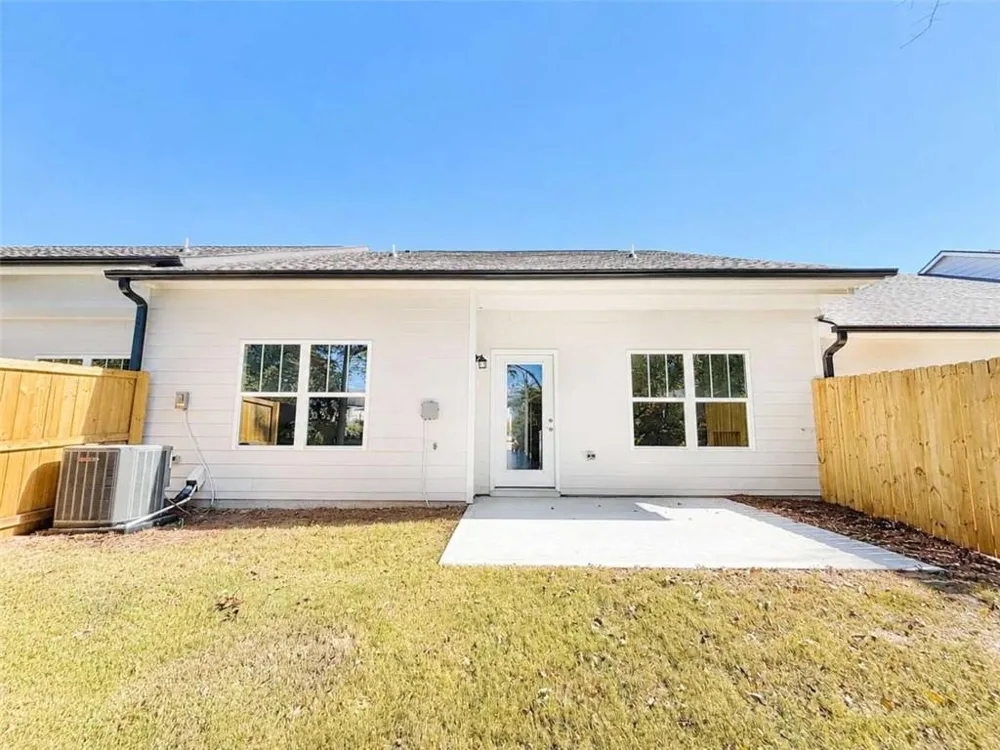 28 Village Court Cleveland, GA 30528