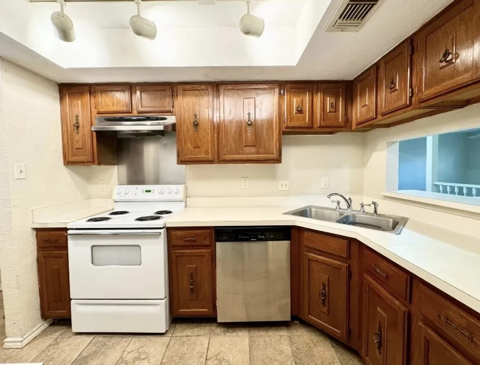 3635 Garden Brook Farmers Branch, TX 75234