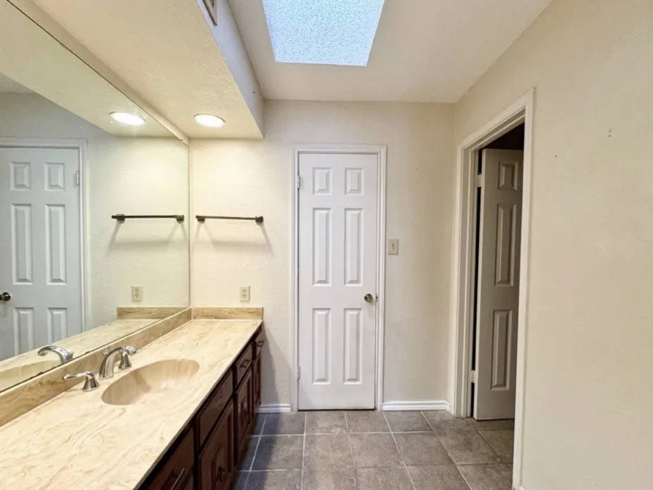 3635 Garden Brook Farmers Branch, TX 75234