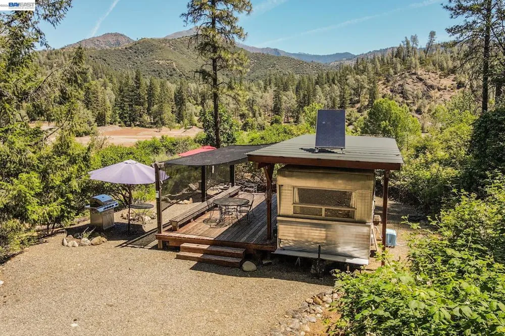 901 Dutch Creek Road Junction City, CA 96048