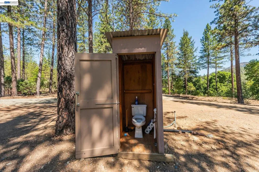 901 Dutch Creek Road Junction City, CA 96048