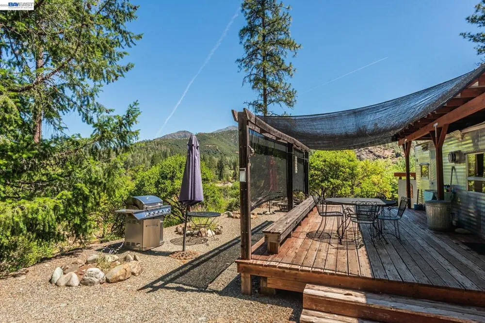 901 Dutch Creek Road Junction City, CA 96048