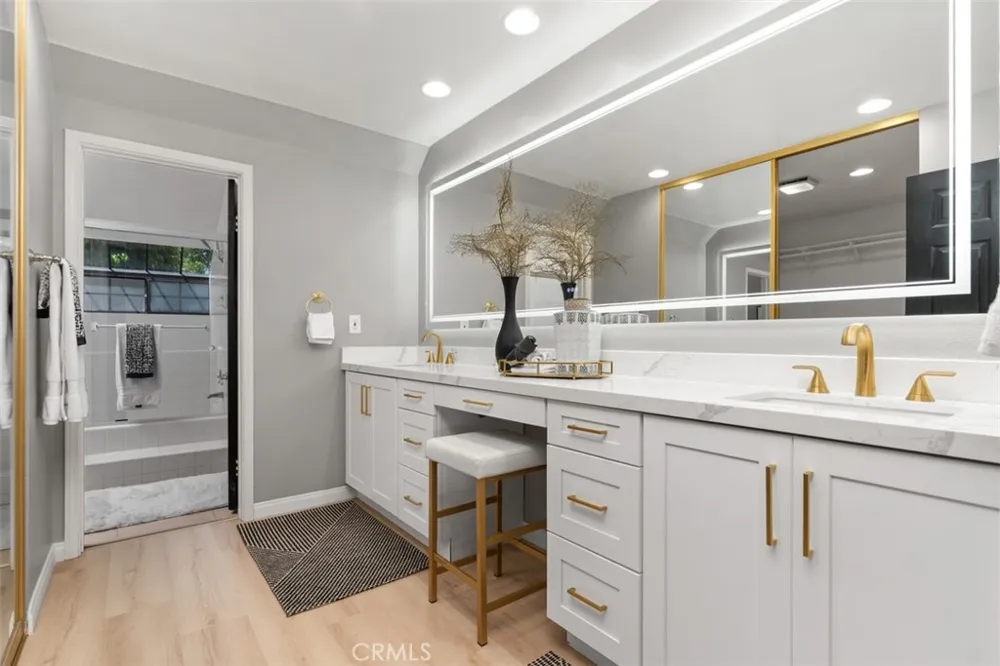 26 Coventry Newport Beach, CA 92660