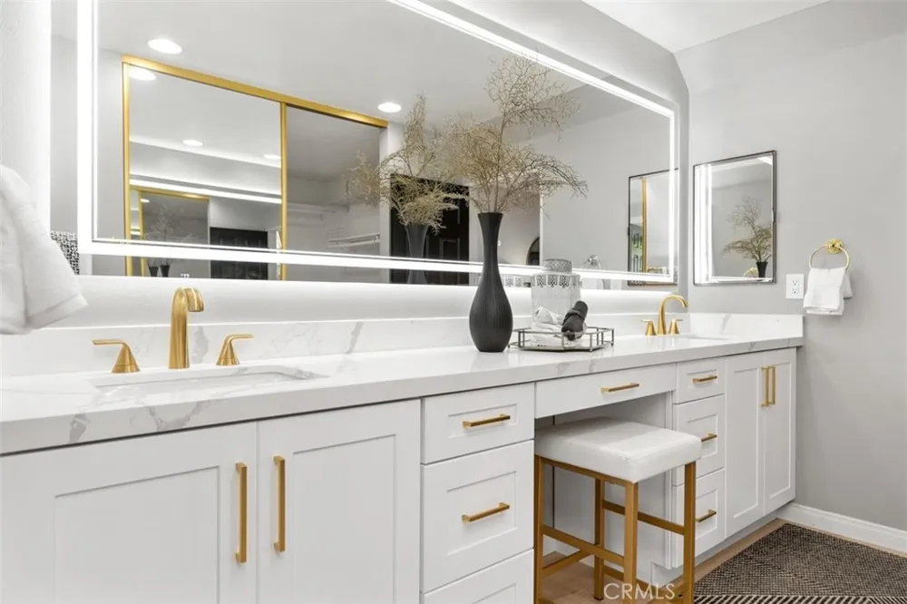 26 Coventry Newport Beach, CA 92660