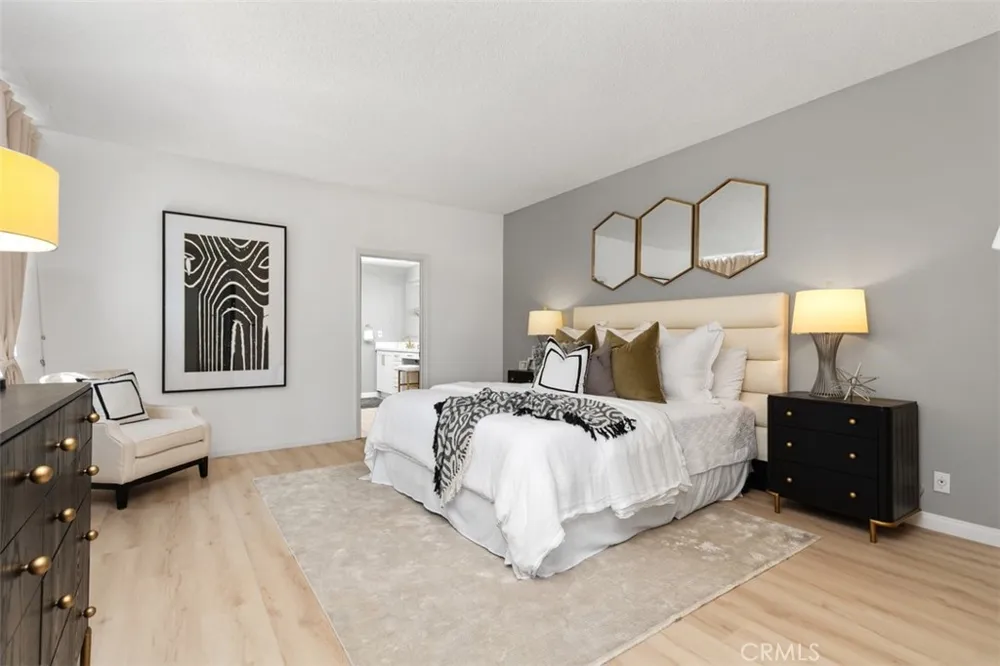 26 Coventry Newport Beach, CA 92660