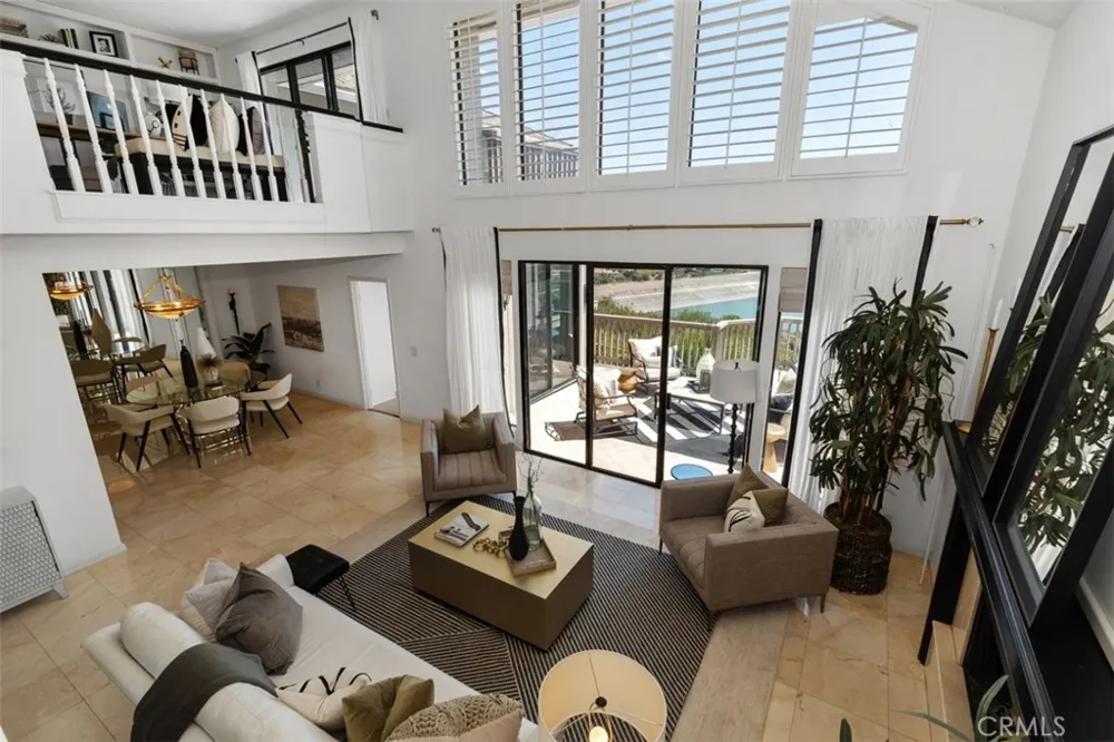 26 Coventry Newport Beach, CA 92660