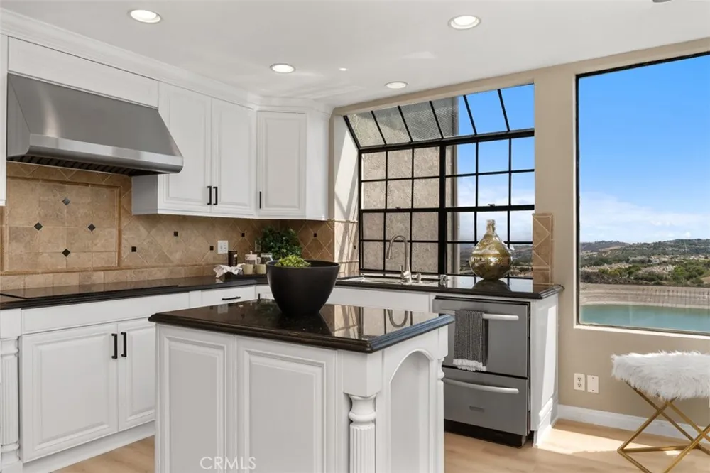 26 Coventry Newport Beach, CA 92660
