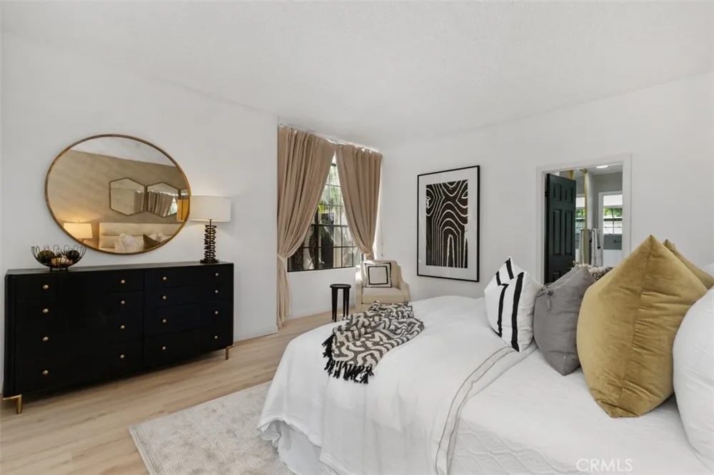 26 Coventry Newport Beach, CA 92660
