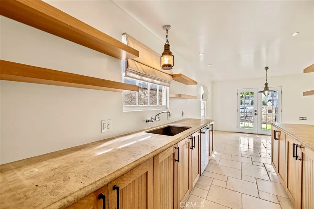 89 Rivo Alto Canal Long Beach, CA 90803