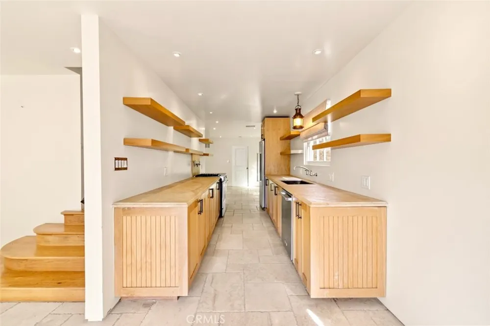 89 Rivo Alto Canal Long Beach, CA 90803