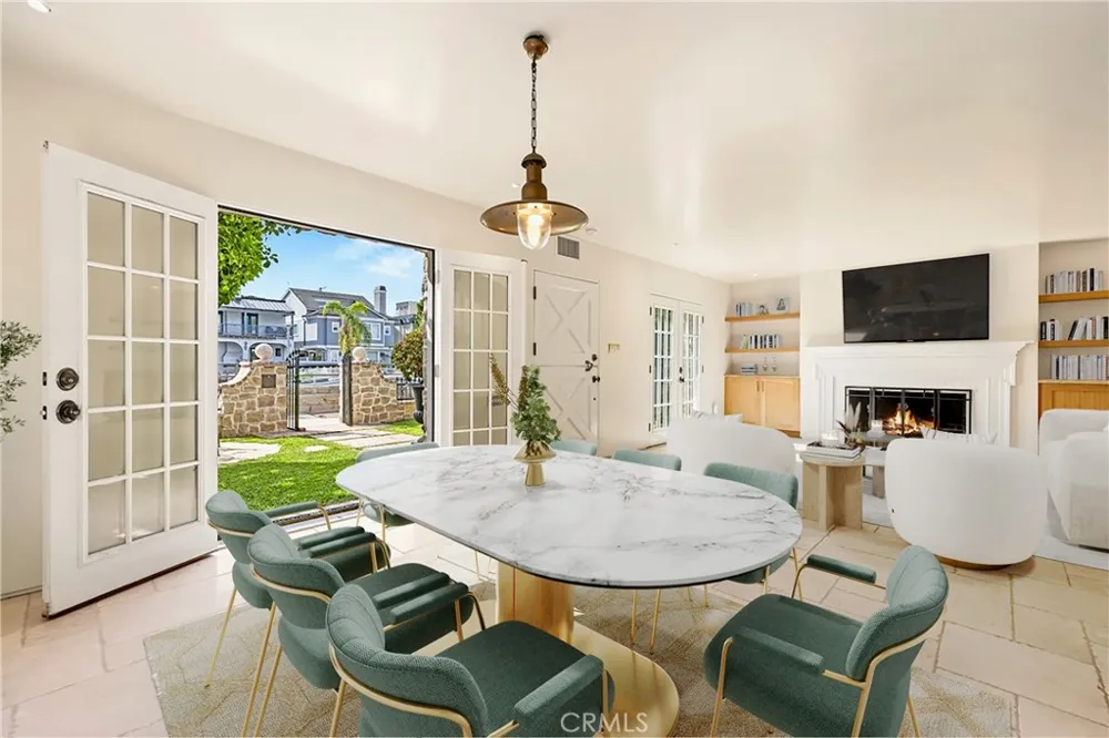 89 Rivo Alto Canal Long Beach, CA 90803