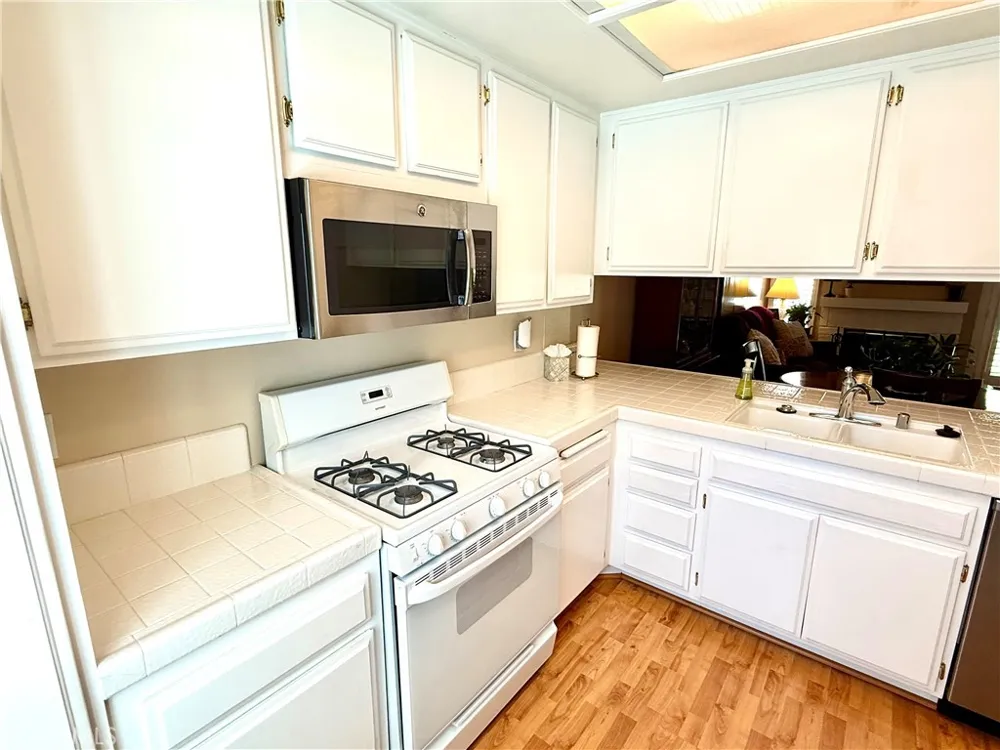 19946 Ave of the Oaks Newhall, CA 91321