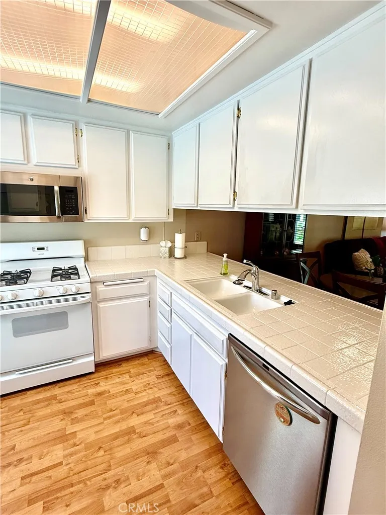19946 Ave of the Oaks Newhall, CA 91321