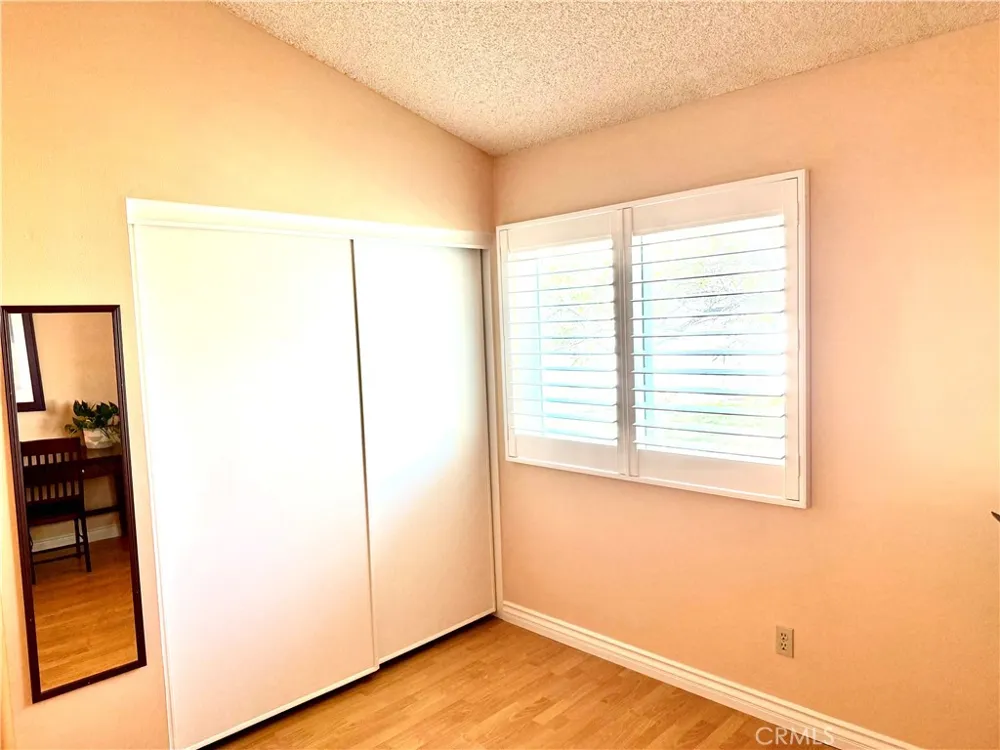 19946 Ave of the Oaks Newhall, CA 91321