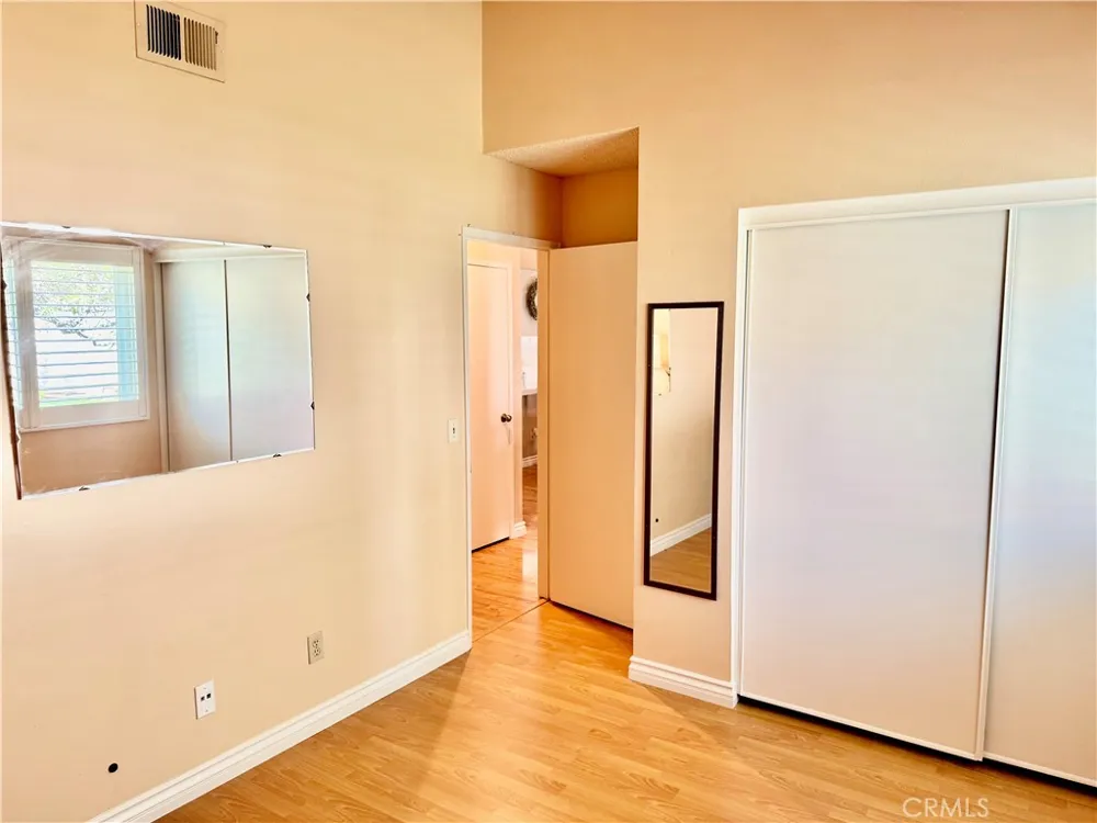 19946 Ave of the Oaks Newhall, CA 91321