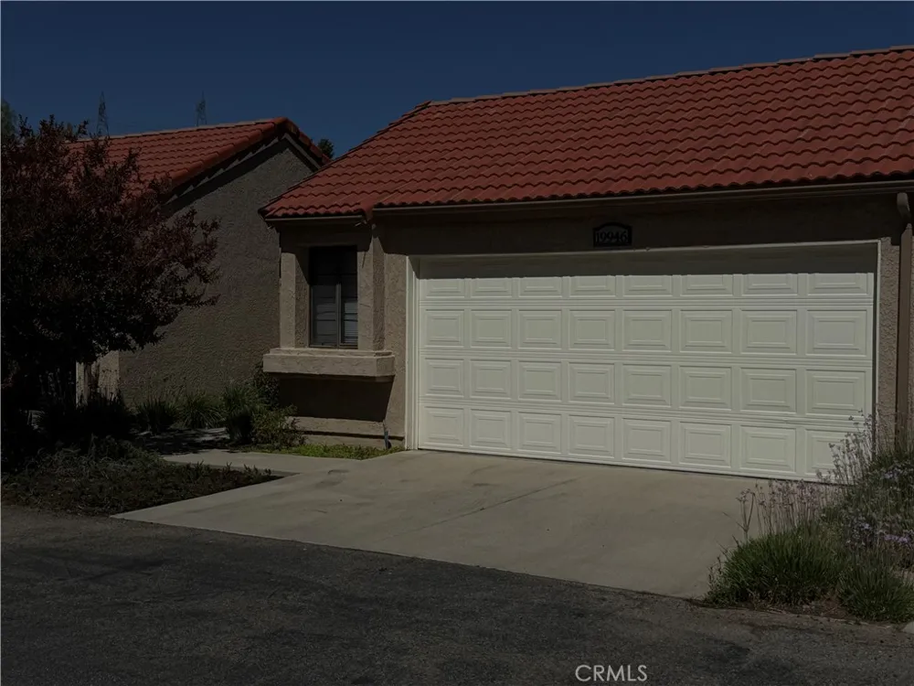 19946 Ave of the Oaks Newhall, CA 91321