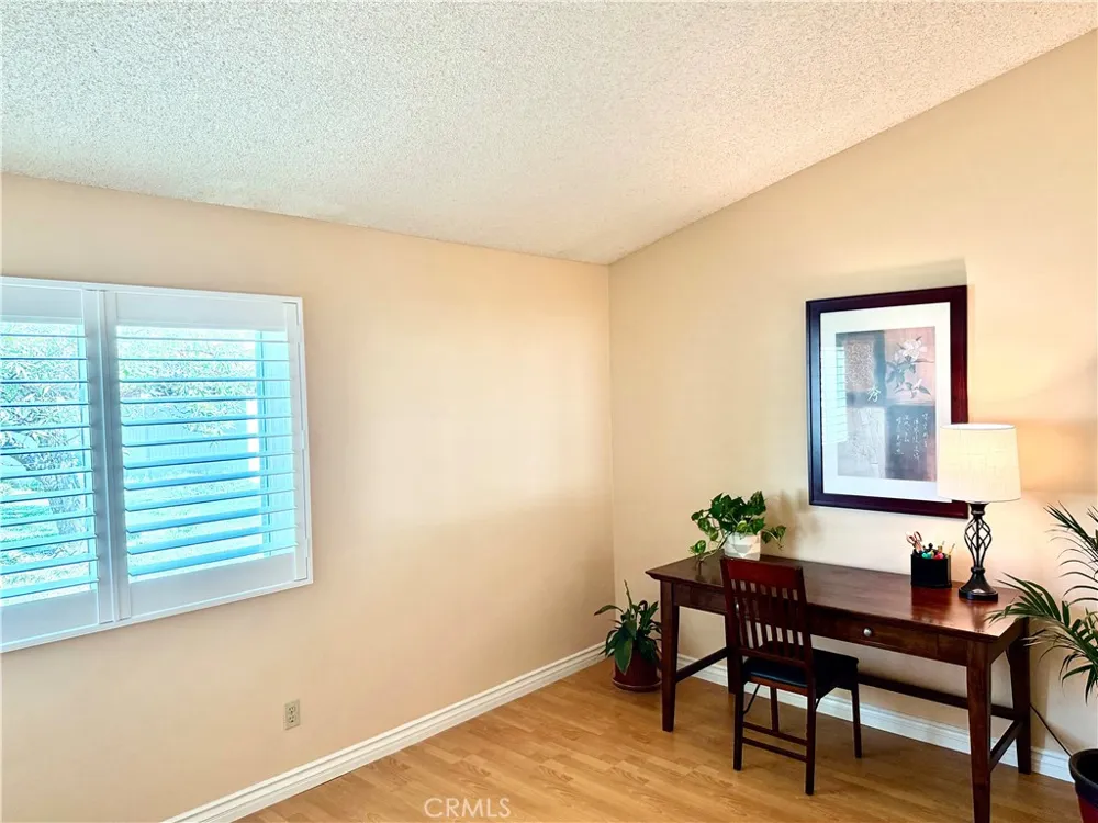 19946 Ave of the Oaks Newhall, CA 91321