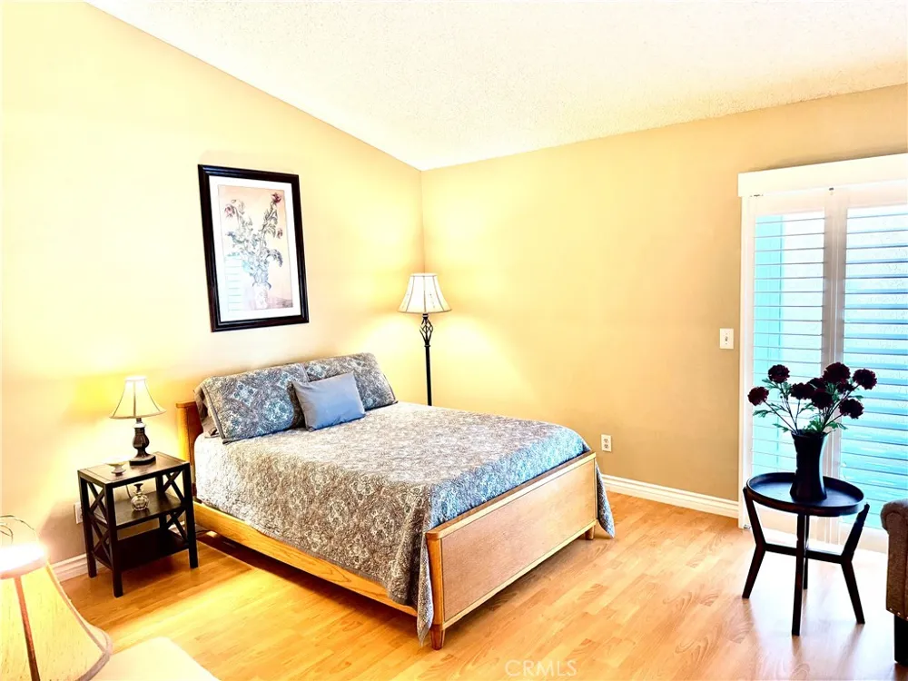 19946 Ave of the Oaks Newhall, CA 91321