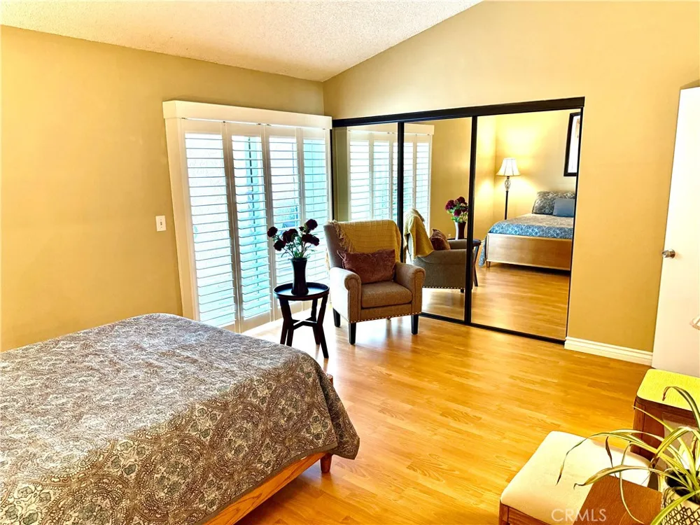 19946 Ave of the Oaks Newhall, CA 91321